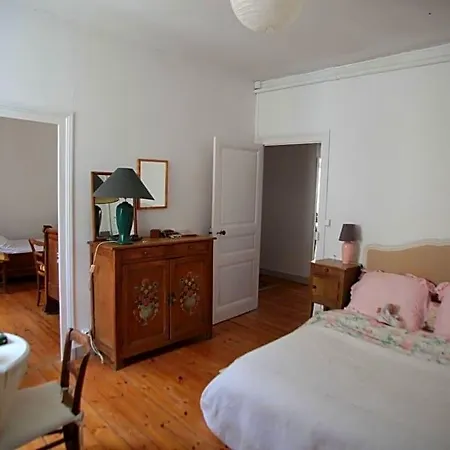 Le Magnolia Bed & Breakfast *